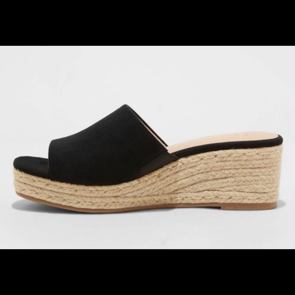 NWT Mule Wedge - Picture 2 of 3